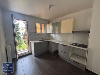 Appartement à louer 4 pièces 92 m²