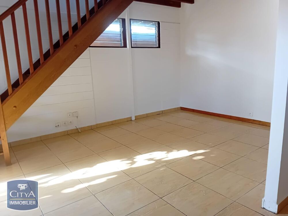 location Maison - 3 pièce(s) - 52 m² Saint-Pierre (97410)