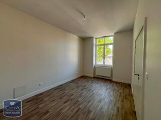  Appartement à louer 4 pièces 125 m²