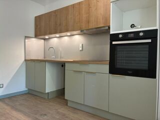  Appartement à louer 3 pièces 76 m²
