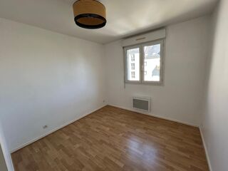  Appartement à louer 4 pièces 90 m²
