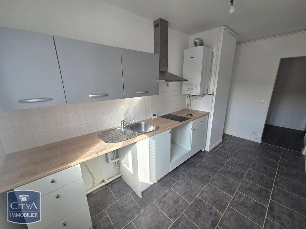 À LOUER : Appartement T1 situé à Issoire dans la rue des....
