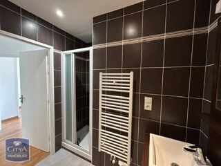  Appartement à louer 3 pièces 83 m²