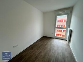  Appartement à louer 4 pièces 80 m²