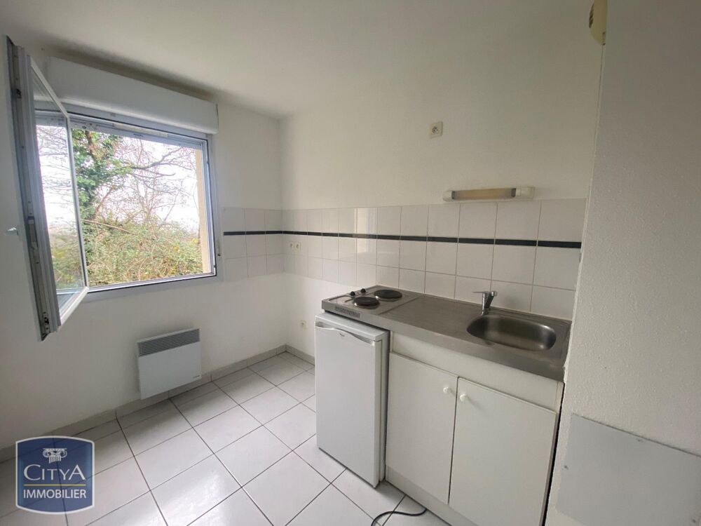 APPARTEMENT T2 AVEC BALCON EN REZ DE JARDIN À louer : à ....