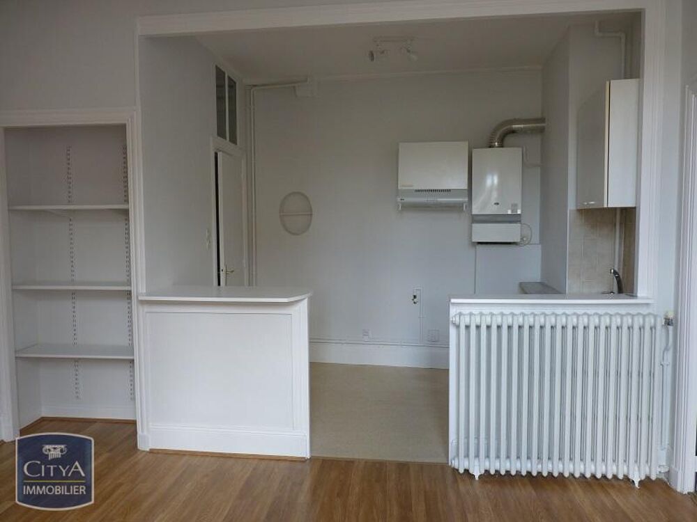 À LOUER : Appartement T2 situé à Riom. Ce bien dispose d....