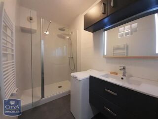  Appartement à louer 1 pièce 32 m²