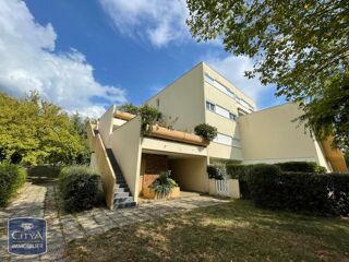  Appartement à louer 3 pièces 86 m²