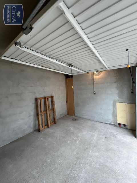  Parking / Garage  louer 