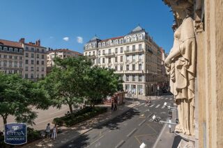  Appartement à louer 5 pièces 125 m²