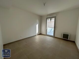 Appartement à louer 3 pièces 64 m²