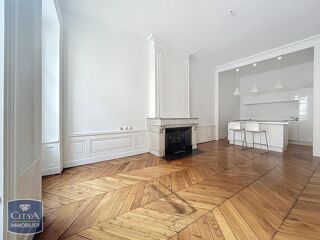  Appartement à louer 4 pièces 98 m²