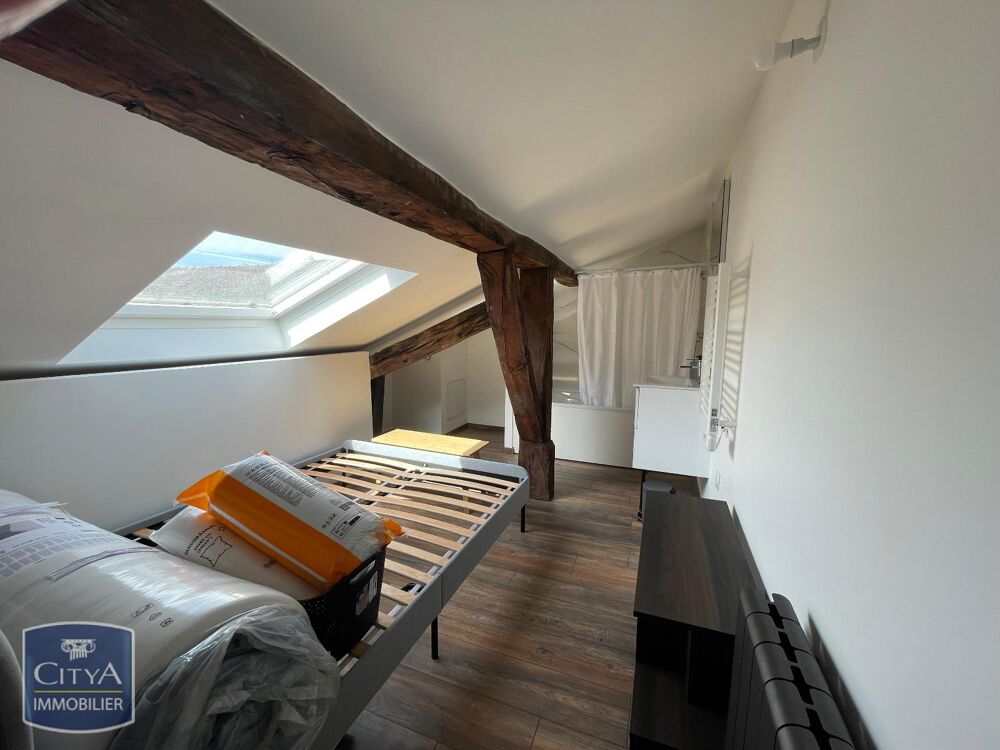 À LOUER : Appartement rénové T2 situé à Toul, dans le dé....