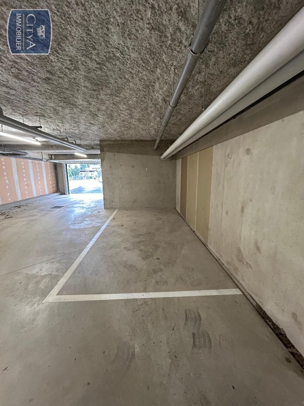 location Parking / Garage Bron (69500)