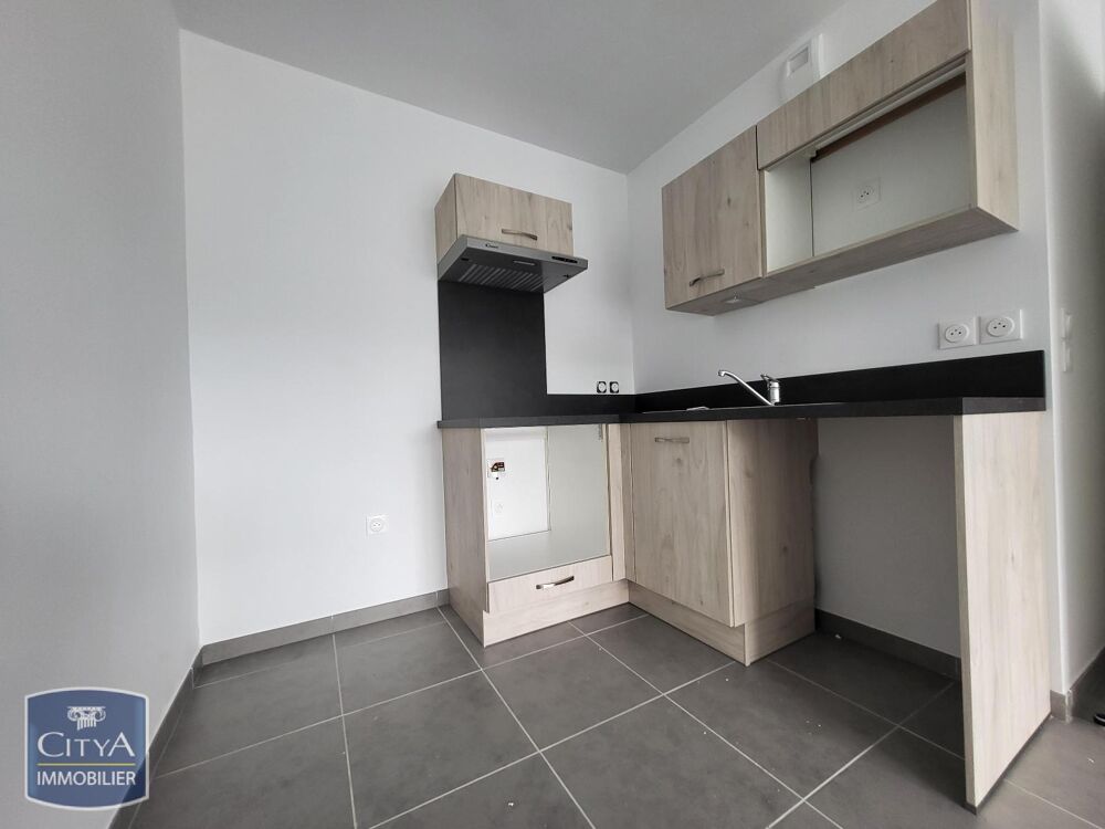 location Appartement - 2 pièce(s) - 44 m² Le Luc (83340)