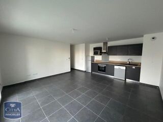  Appartement à louer 3 pièces 65 m²
