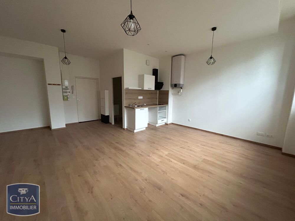 À LOUER - Appartement T1 au centre-ville de Saint-Quenti....