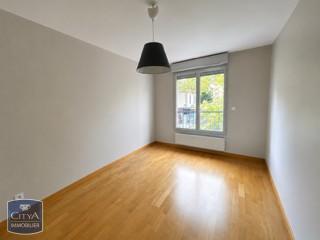  Appartement à louer 3 pièces 84 m²
