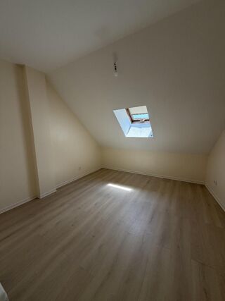  Appartement à louer 3 pièces 53 m²