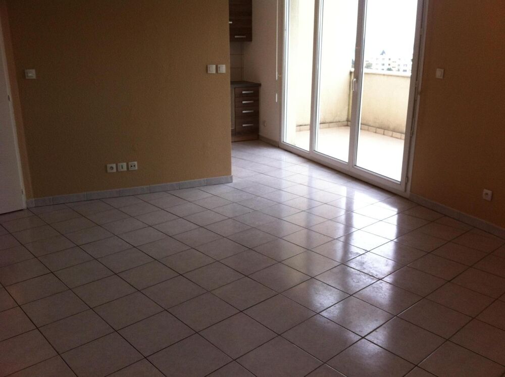 location Appartement - 3 pièce(s) - 71 m² Décines-Charpieu (69150)