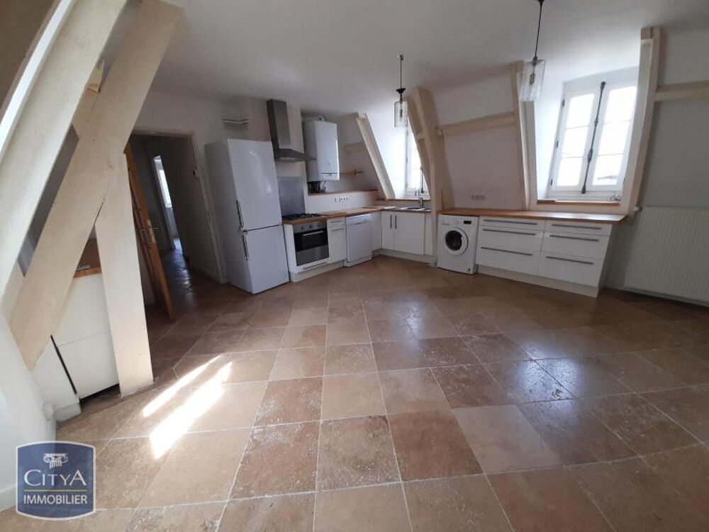 À LOUER : Appartement T3 à Chinon, situé dans un cadre a....