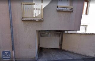  Parking / Garage à louer 