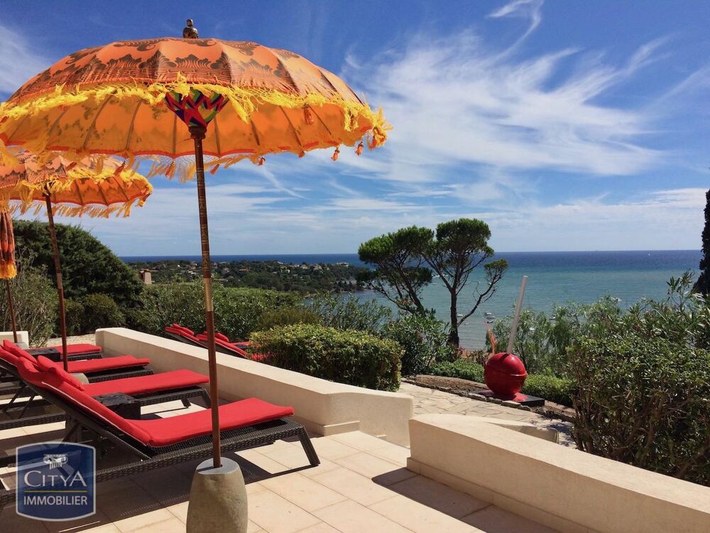 **À LOUER : Villa d'exception à Agay !** Découvrez cette....