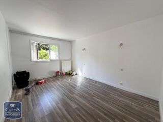  Appartement à louer 4 pièces 80 m²