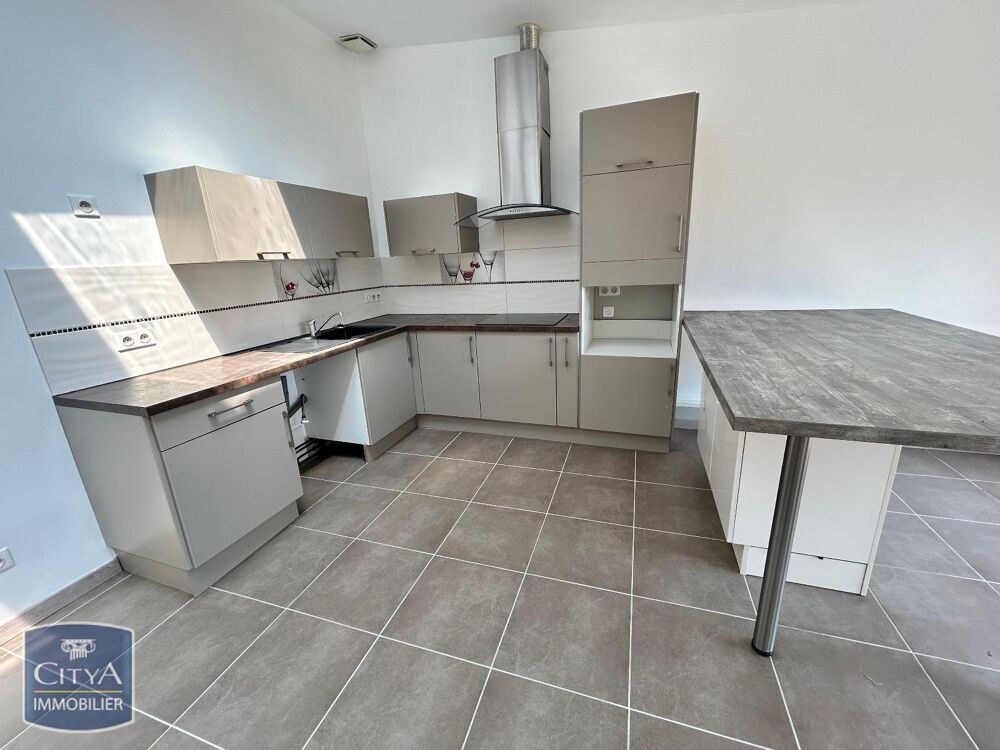 À LOUER : Maison T4 située dans la charmante ville du Ma....