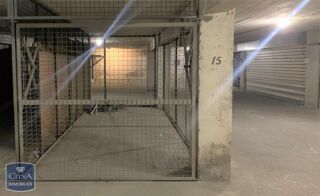  Parking / Garage à louer 
