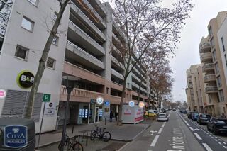  Parking / Garage à louer 