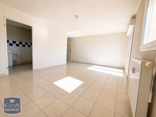  Appartement à louer 4 pièces 82 m²