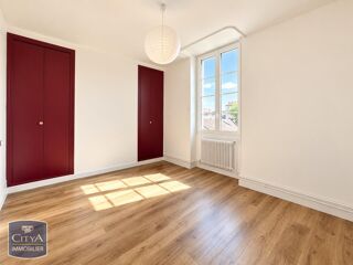  Appartement à louer 3 pièces 90 m²