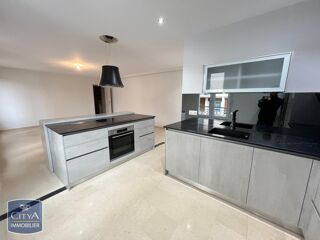  Appartement à louer 3 pièces 79 m²