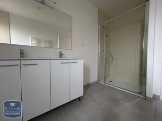 Appartement à louer 4 pièces 85 m²