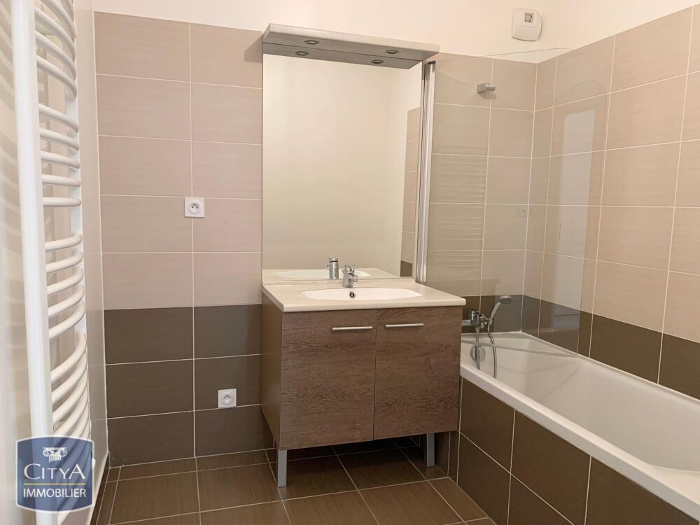 location Appartement - 3 pièce(s) - 64 m² Lyon 7