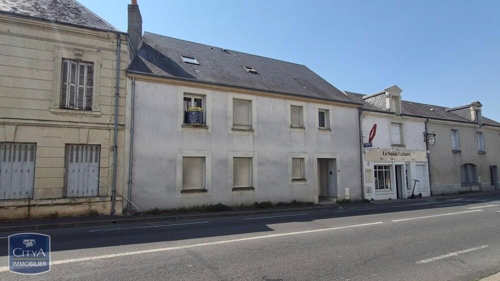 À LOUER : Appartement T1 à Chinon, situé au coeur de la c....