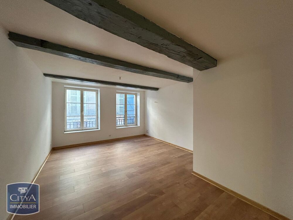 À LOUER : Découvrez cet appartement rénové T3 situé à Se....