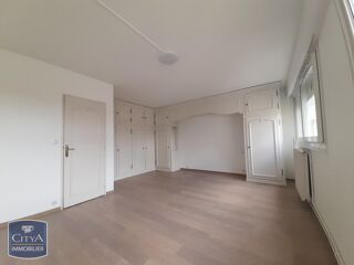  Appartement à louer 3 pièces 94 m²