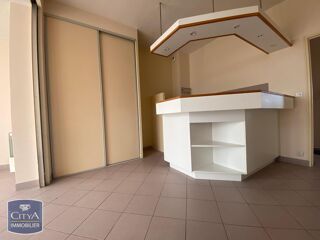  Appartement à louer 3 pièces 65 m²