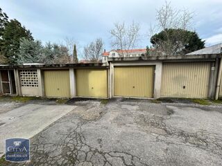  Parking / Garage � louer 