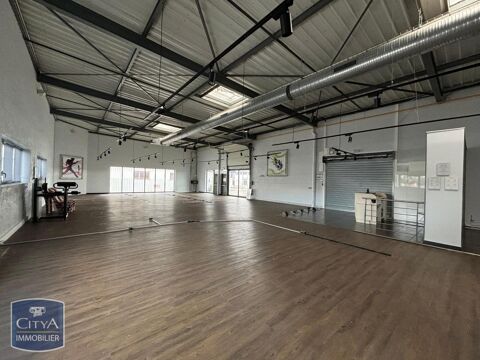 &Agrave; LOUER : Local commercial de 550 m&sup2; situ&eacute; &agrave; M&acirc;con, d... 5040 71000 Macon