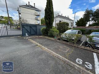  Parking / Garage à louer 