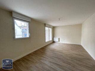  Appartement à louer 4 pièces 80 m²