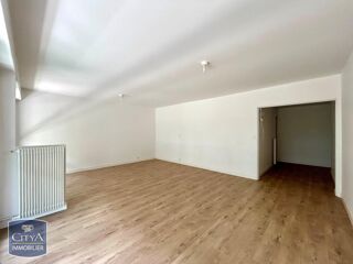  Appartement à louer 4 pièces 81 m²