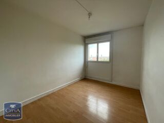  Appartement à louer 4 pièces 65 m²