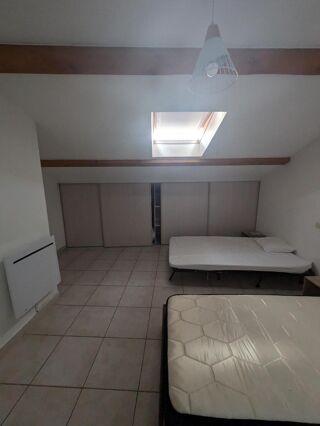  Appartement à louer 4 pièces 84 m²