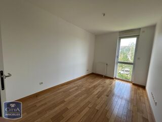  Appartement à louer 4 pièces 116 m²