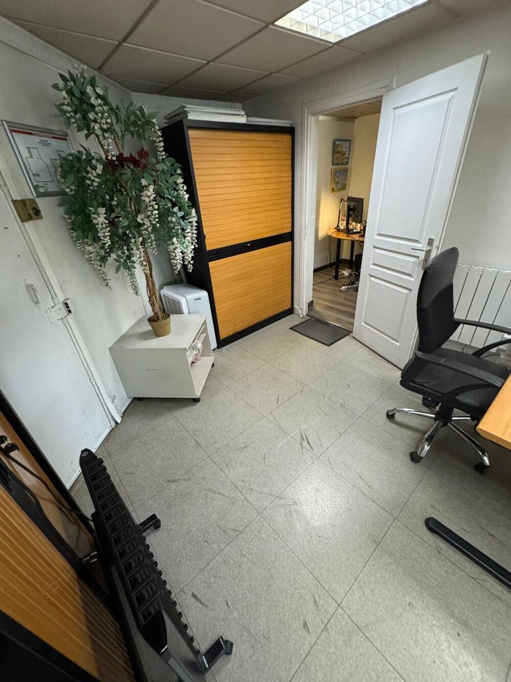  Location / Local Commercial - 79 m² Décines-Charpieu (69150)