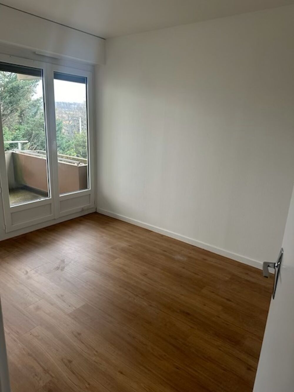 location Appartement - 2 pice(s) - 46 m Charnay-ls-Mcon (71850)